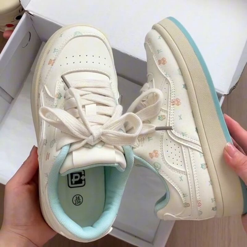 Damen Bequeme Freizeitsneaker mit floralem Design EB