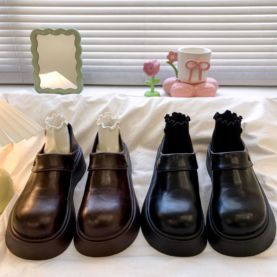 Damen Modische Clogs mit rutschfester Sohle und verspieltem Design EB