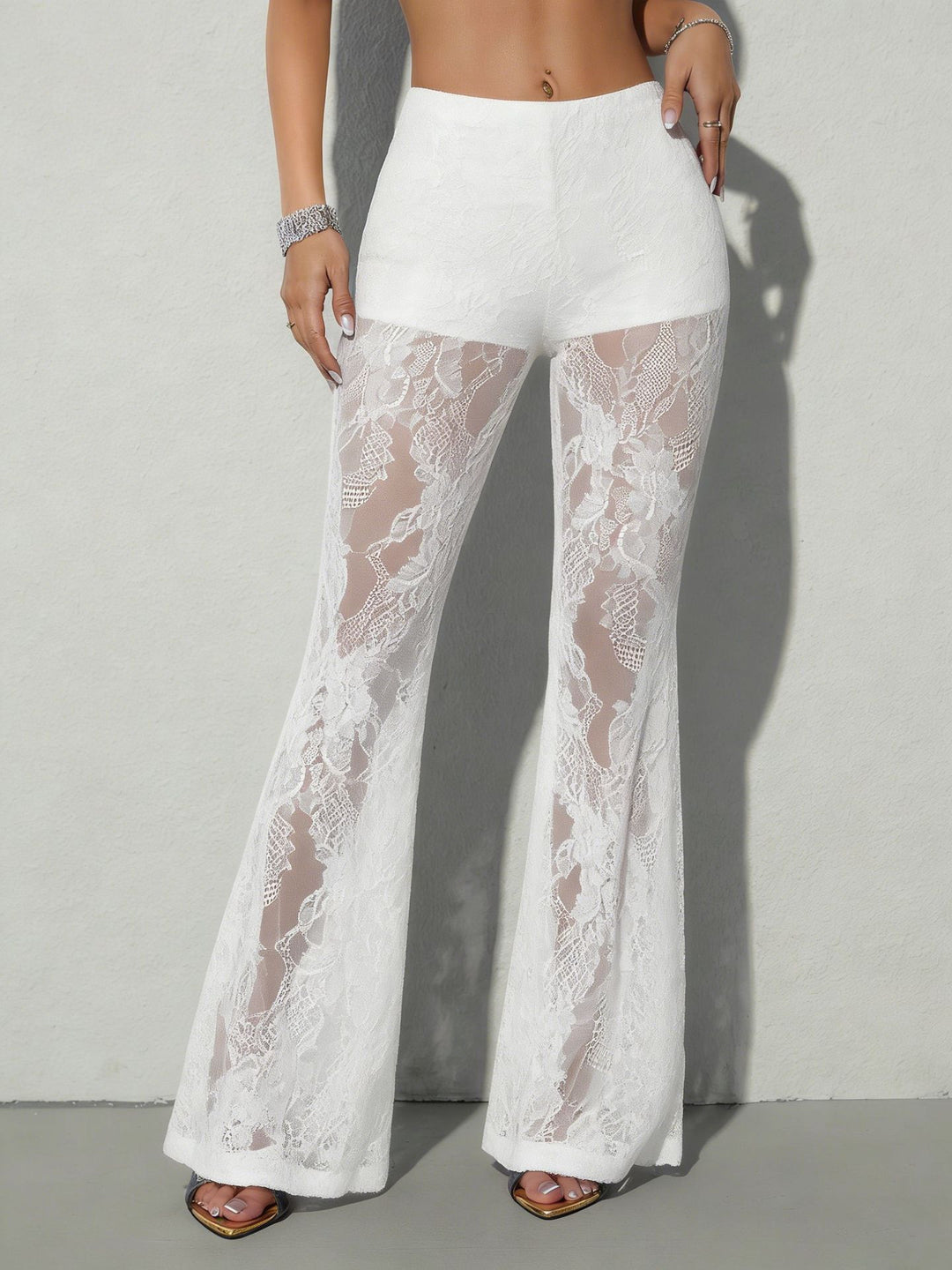 Damen nan hochgeschnittene Spitzen-Schlaghose mit blickdichter Innenshort und floralen Transparenzeinsätzen EB