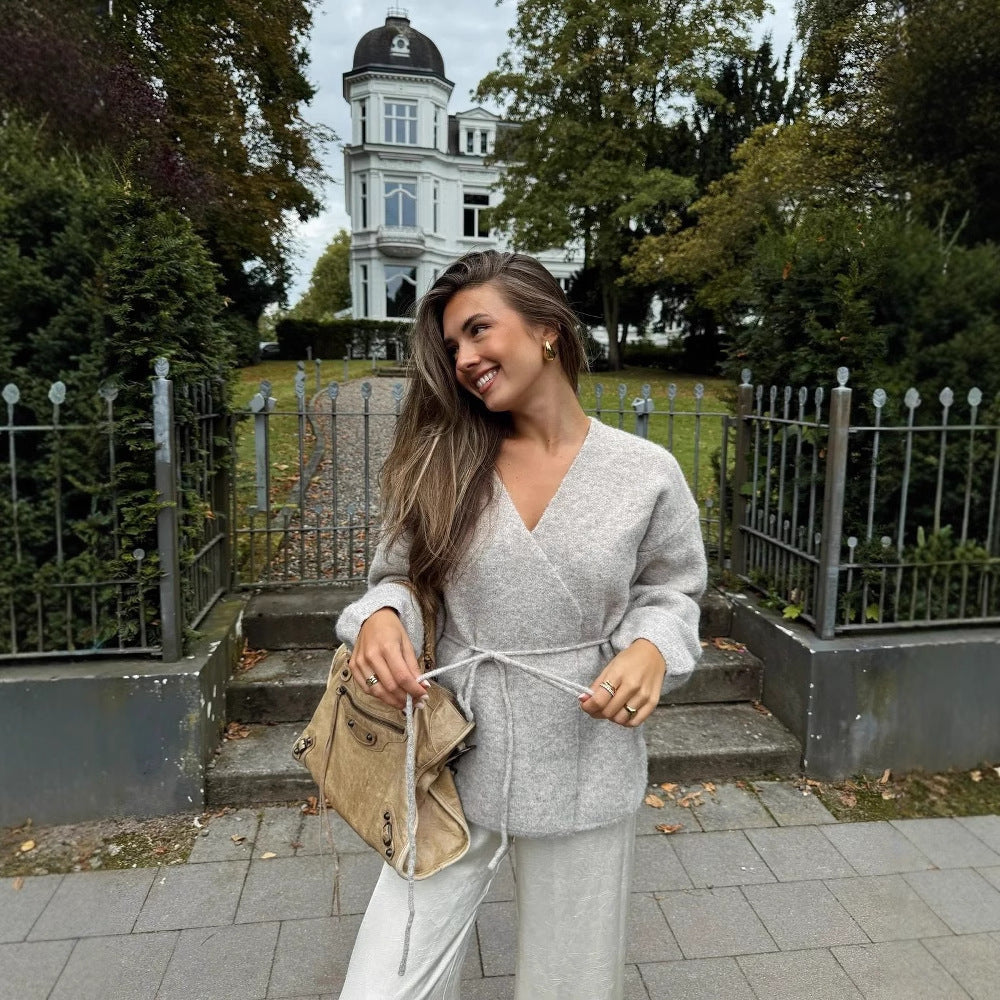 Damen Wickelpullover mit Taille und stylishen Details EB