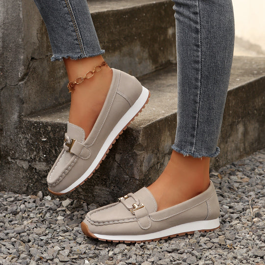 Damen Mokassins mit glamourosem Metall-Detail EB