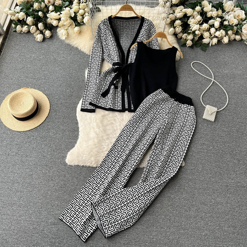 Damen modisches Loungewear-Ensemble mit grafischem Muster und lässigem Schnitt EB