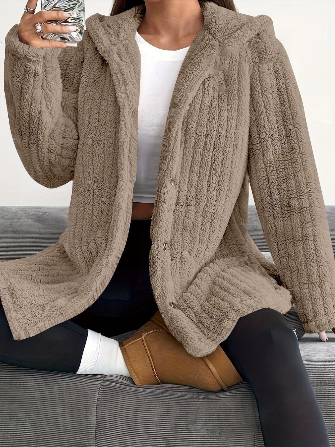 Damen Kuschelige Kapuzenjacke mit Knopfdetails EB