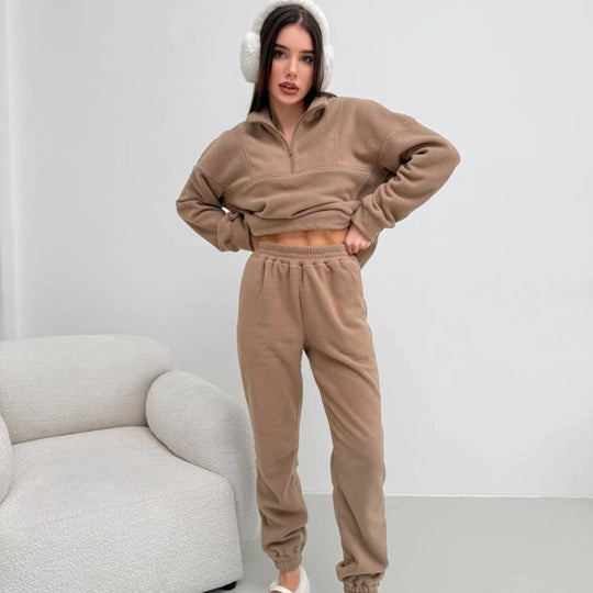 Damen gemütlicher Fleece-Zweiteiler mit halbem Reißverschluss, cropped Pullover und hochtaillierter Jogginghose mit elastischem Bund Eichborn Berlin
