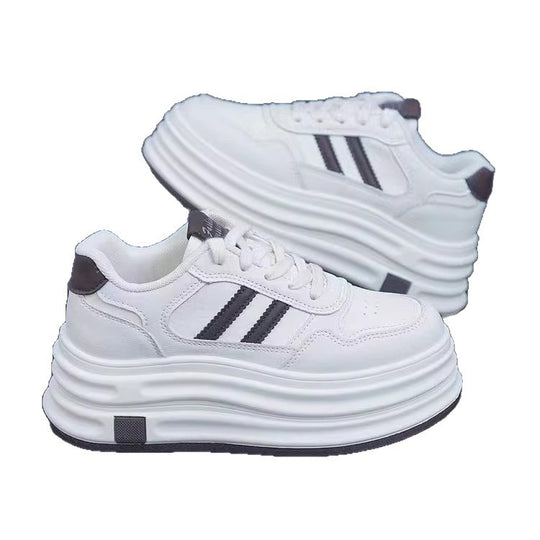 Damen Sportliche Plateau-Sneaker mit individuell gestalteter Profilsohle EB