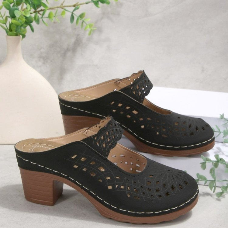 Damen Komfortable Plateausandalen mit offenem Zehenbereich und dekorativem Schnitt EB