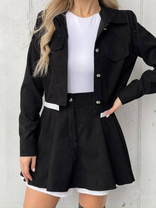 Damen kurzes Cordjacken- und Faltenrock-Set mit taillenhohem Faltenrock und cropped Hemdjacke Eichborn Berlin