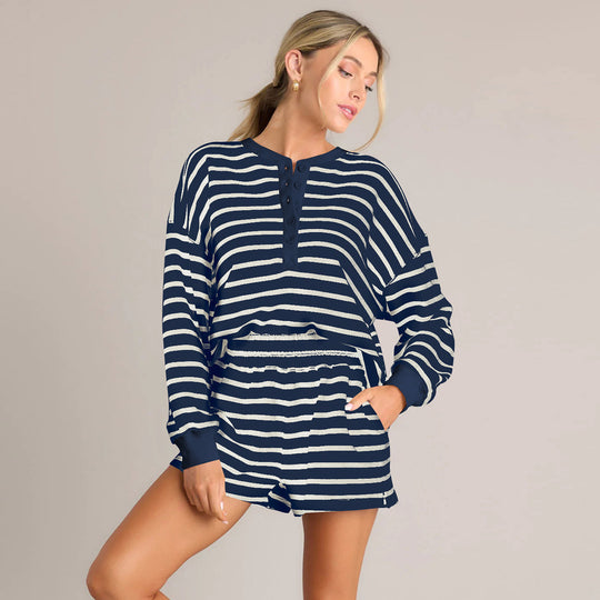 Damen Lässiges Set aus gestreiftem Oberteil und Shorts im Sport-Look EB