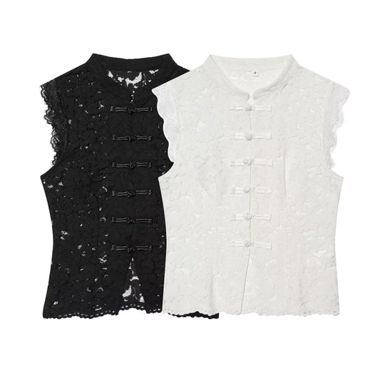 Damen-Spitzenoberteil mit traditionellem Stehkragen und eleganten Knopfdetails EB