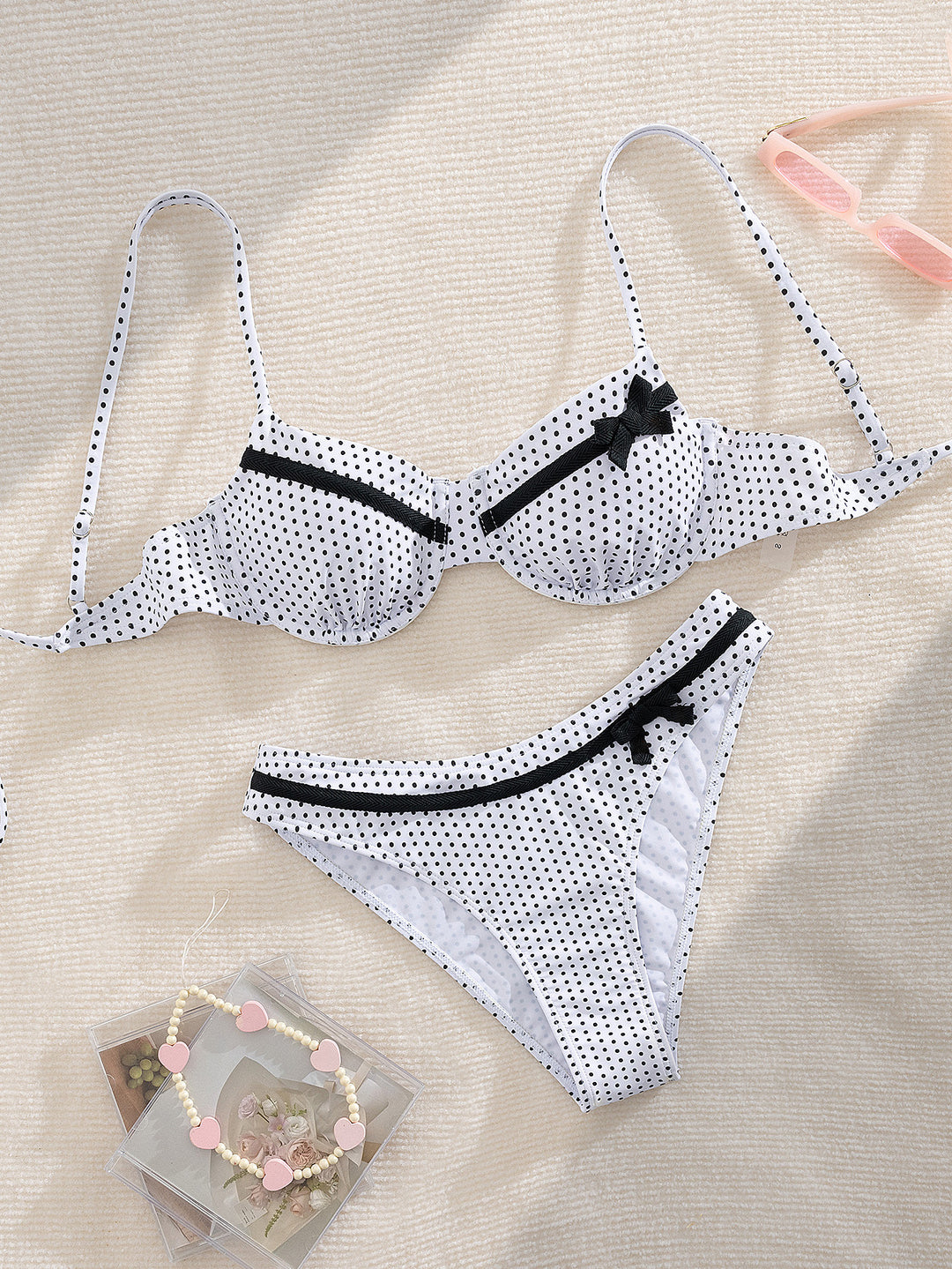 Damen gepunkteter Bikini mit verspieltem Design EB
