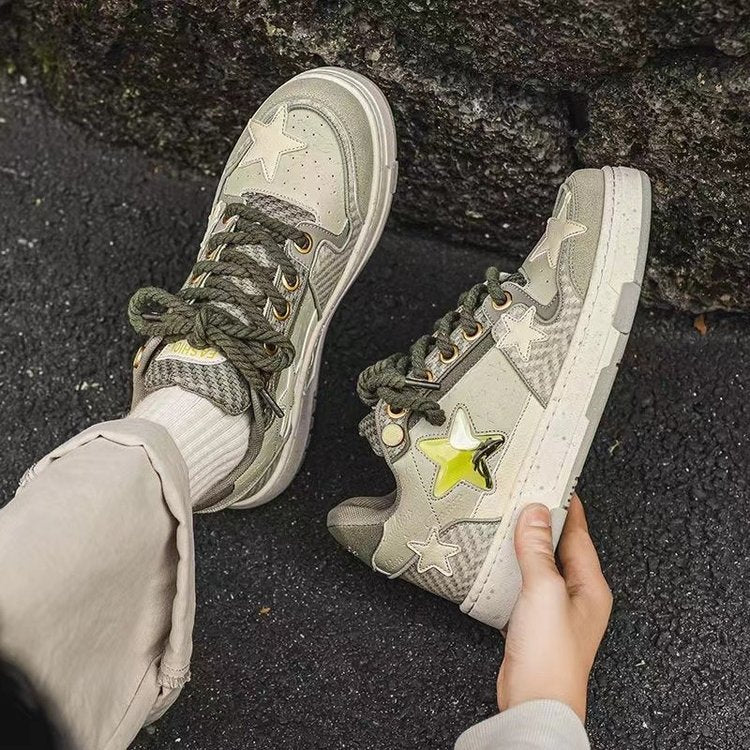 Damen Modische Sneakers mit einzigartigen Stern-Applikationen und rutschfester Sohle EB
