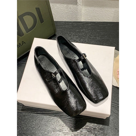 Damen elegante Ballerinas mit modischem Riemchen EB