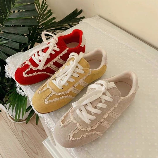 Damen Sneaker mit verspieltem Spitzen-Design und komfortabler Sohle EB