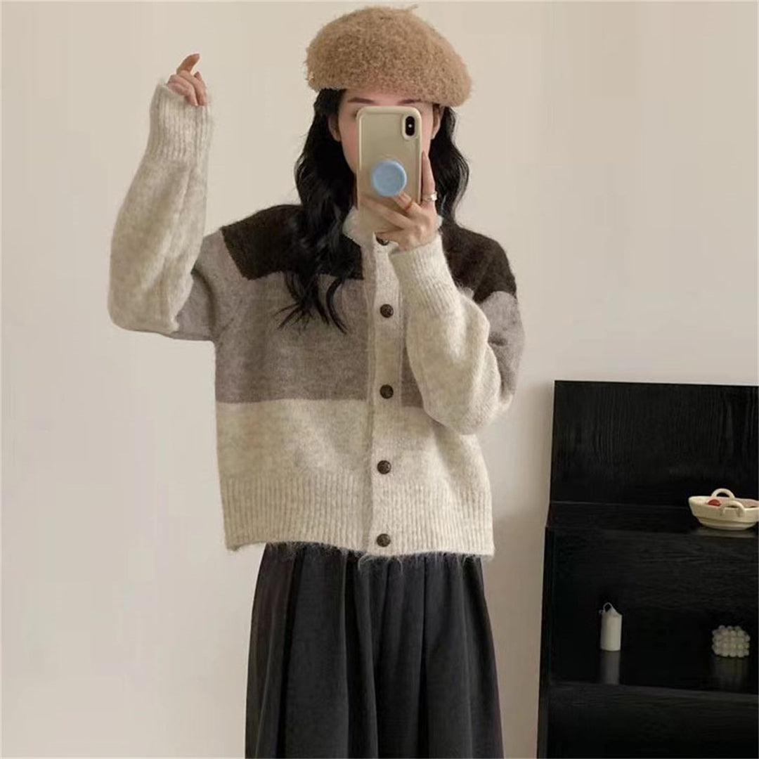 Damen Gemusterte Strickjacke mit Knopfleiste und überschnittenen Schultern EB