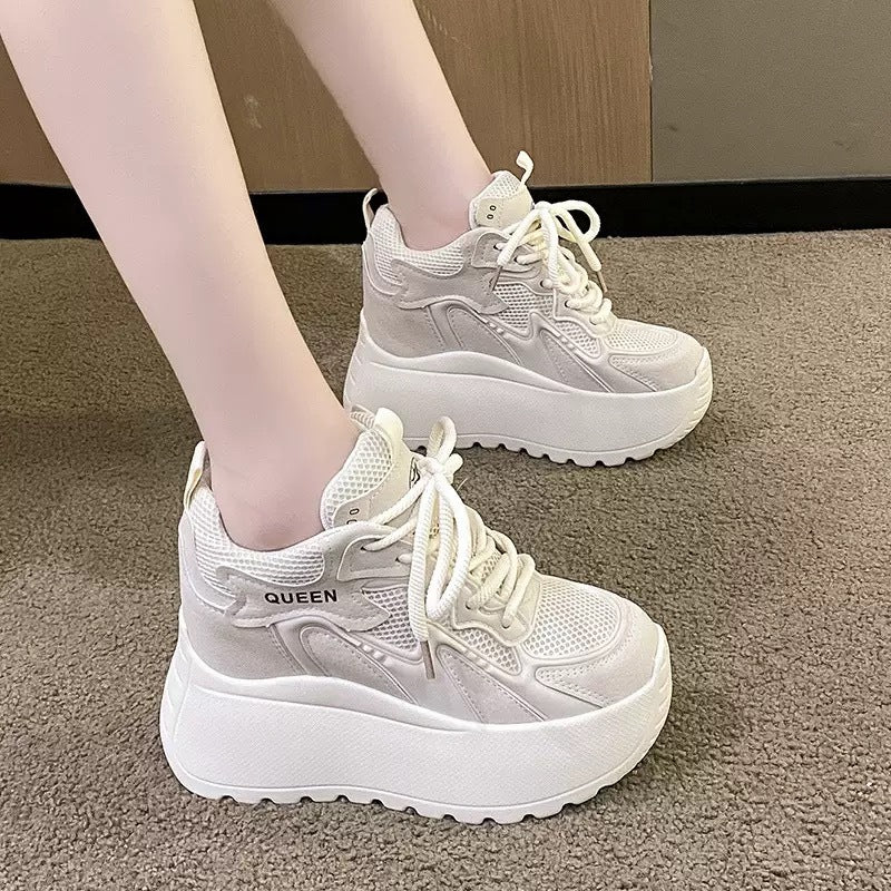 Damen Plattform Sneaker mit atmungsaktivem Mesh und sportlichem Design EB