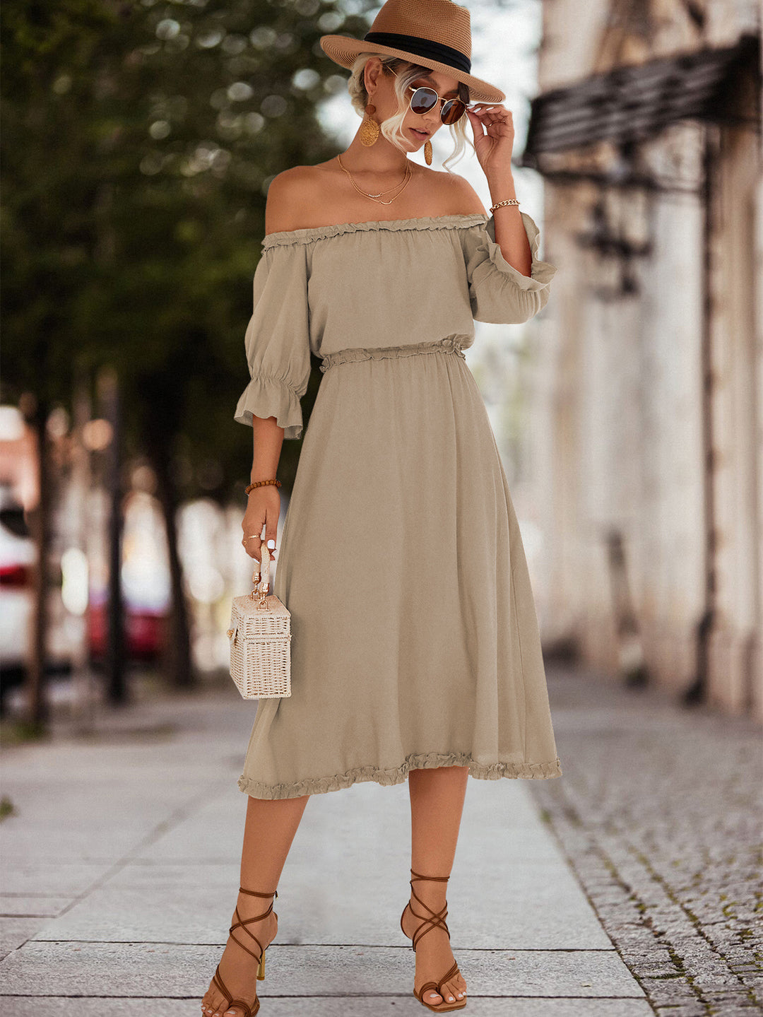Damen Off-Shoulder Maxikleid mit elastischem Tailleneinsatz und Rüschendetails EB