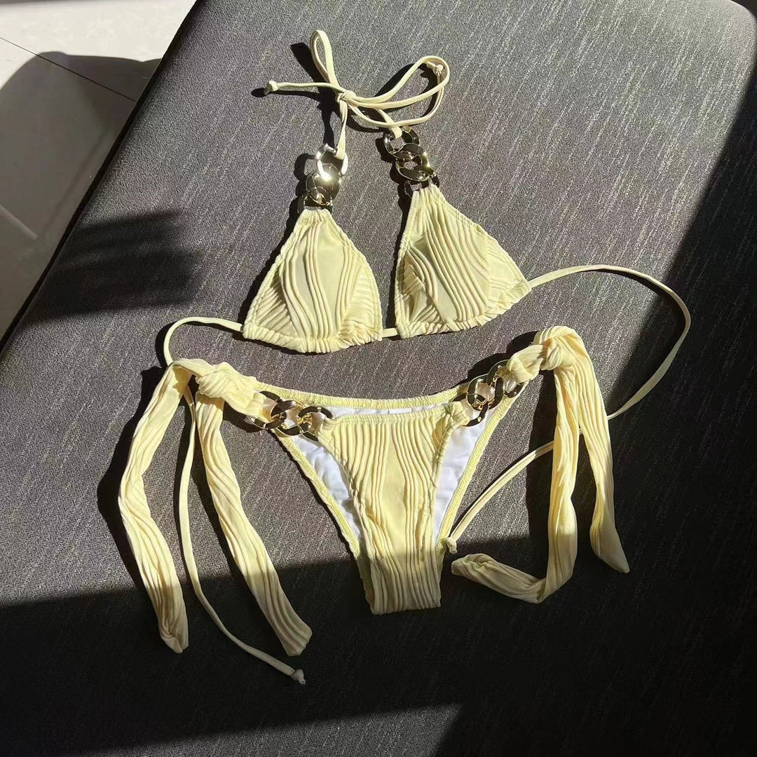 Damen Triangel-Bikini mit plissierten Details und goldenen Akzenten EB