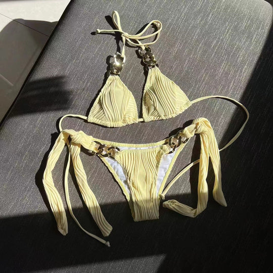 Damen Triangel-Bikini mit plissierten Details und goldenen Akzenten EB
