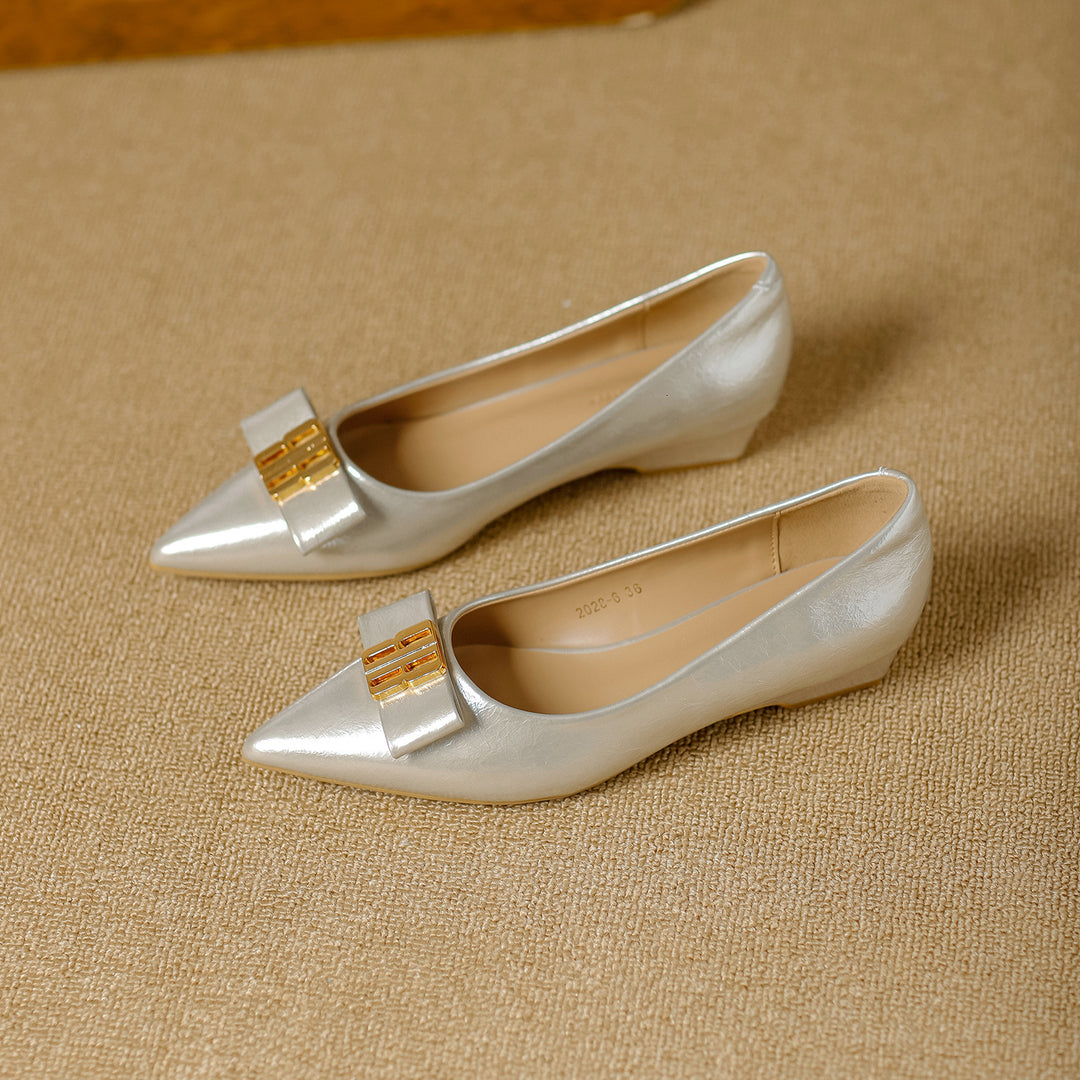Damen spitze Ballerinas mit elegantem Schmuckdetail EB