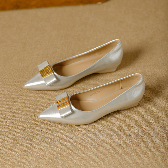 Damen spitze Ballerinas mit elegantem Schmuckdetail EB