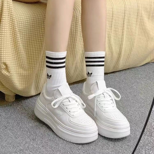 Damen Plateau-Sneaker mit luftiger Oberflächenstruktur und bequemer Polsterung EB