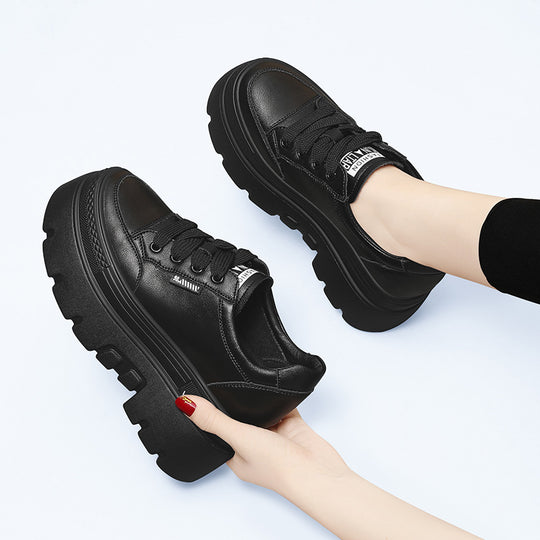 Damen Plateau-Sneaker mit rutschfester Sohle und modischer Schnürung EB