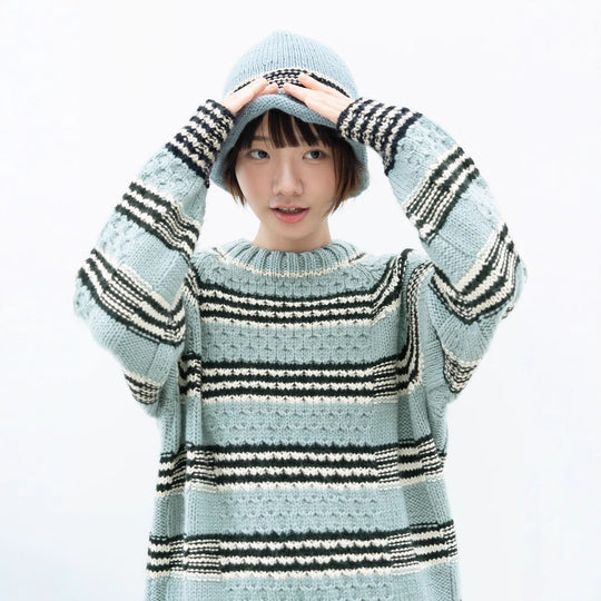 Damen gestrickter Pullover EB