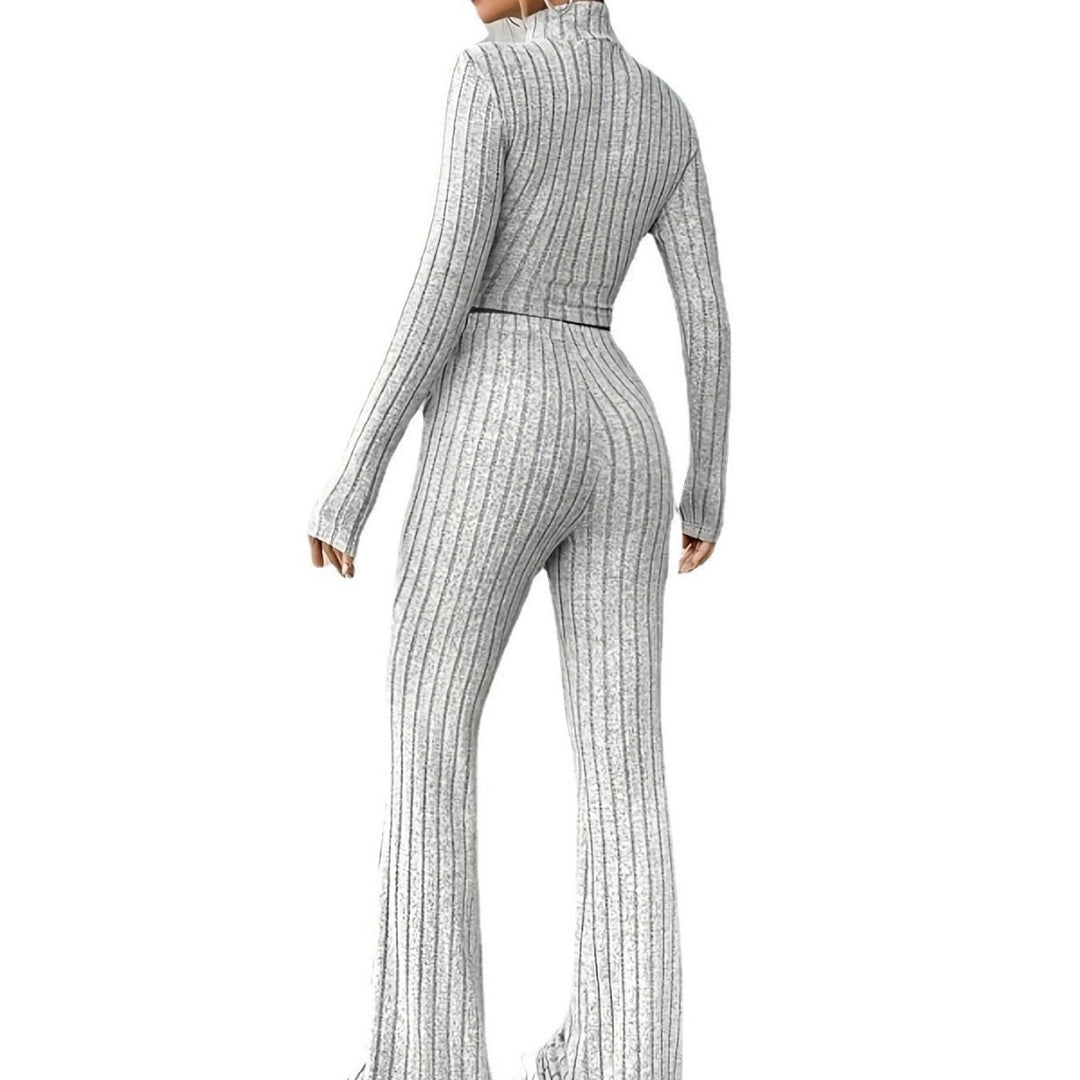 Damen Strickanzug mit hochgeschlossener Bluse und weitem Hosenbein EB