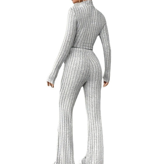 Damen Strickanzug mit hochgeschlossener Bluse und weitem Hosenbein EB