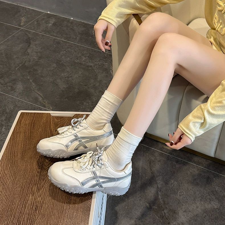 Damen Sportliche Sneaker mit bequemem Schnürsystem und robustem Profil EB