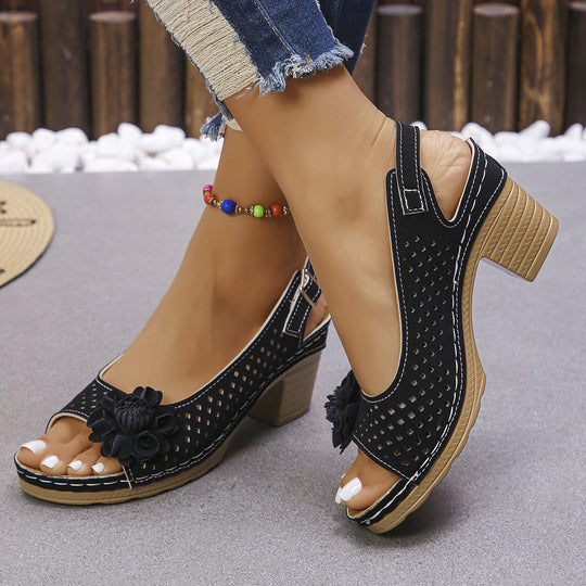 Damen Elegante und luftige Sandalen mit Blumenapplikationen EB