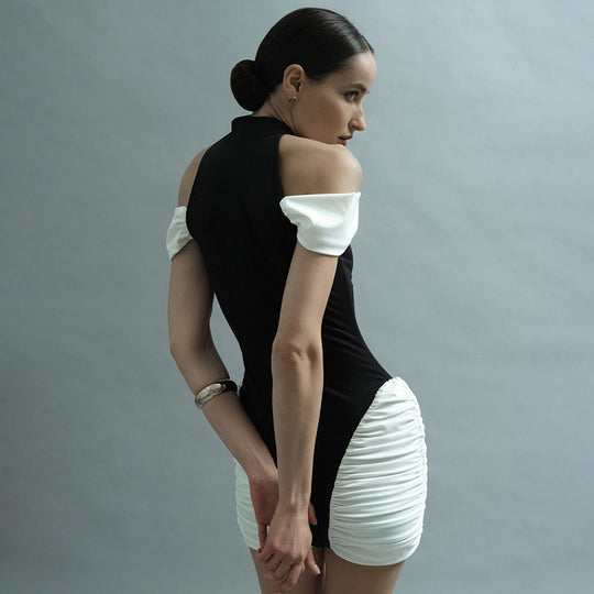Damen Figurumspielendes Kleid mit durchgehendem Rüschendesign EB