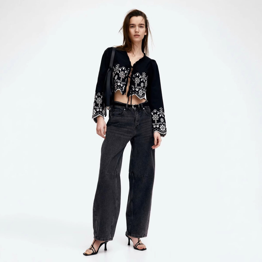 Damen elegante Bluse mit floralen Stickereien und Rüschen EB