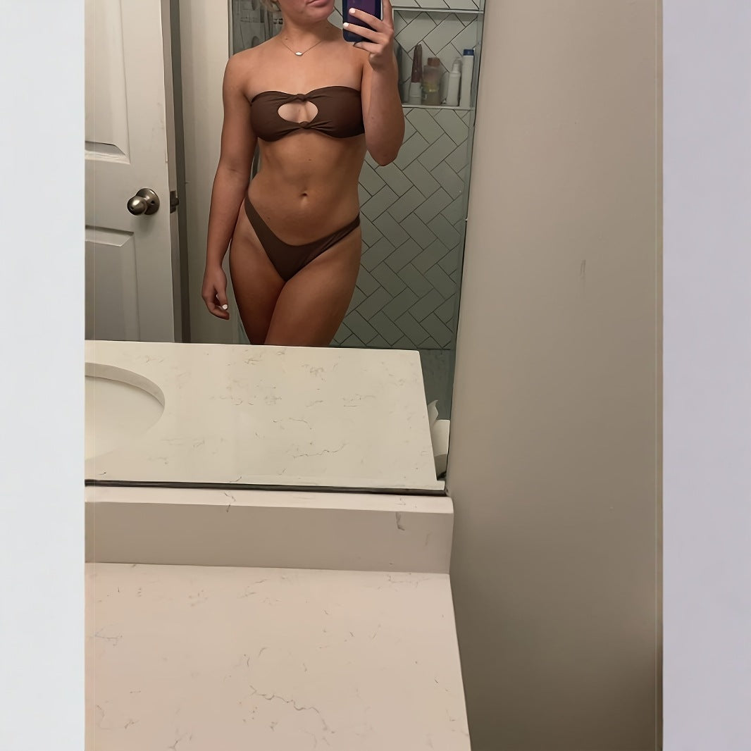 Damen Bandeau-Bikini mit hohem Beinausschnitt und dezenter Raffung EB