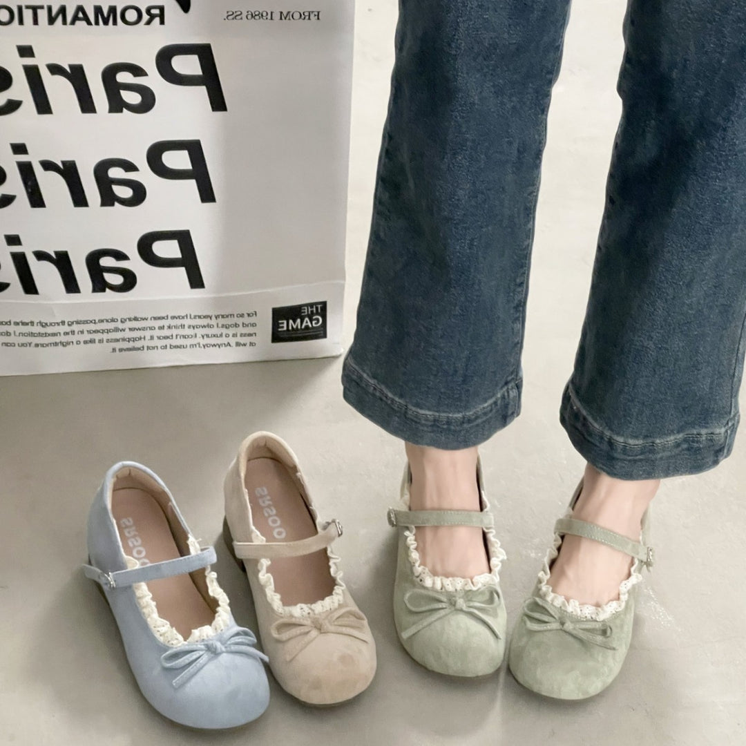 Damen Ballerinas mit eleganter Rüschenkante und praktischem Riemen EB