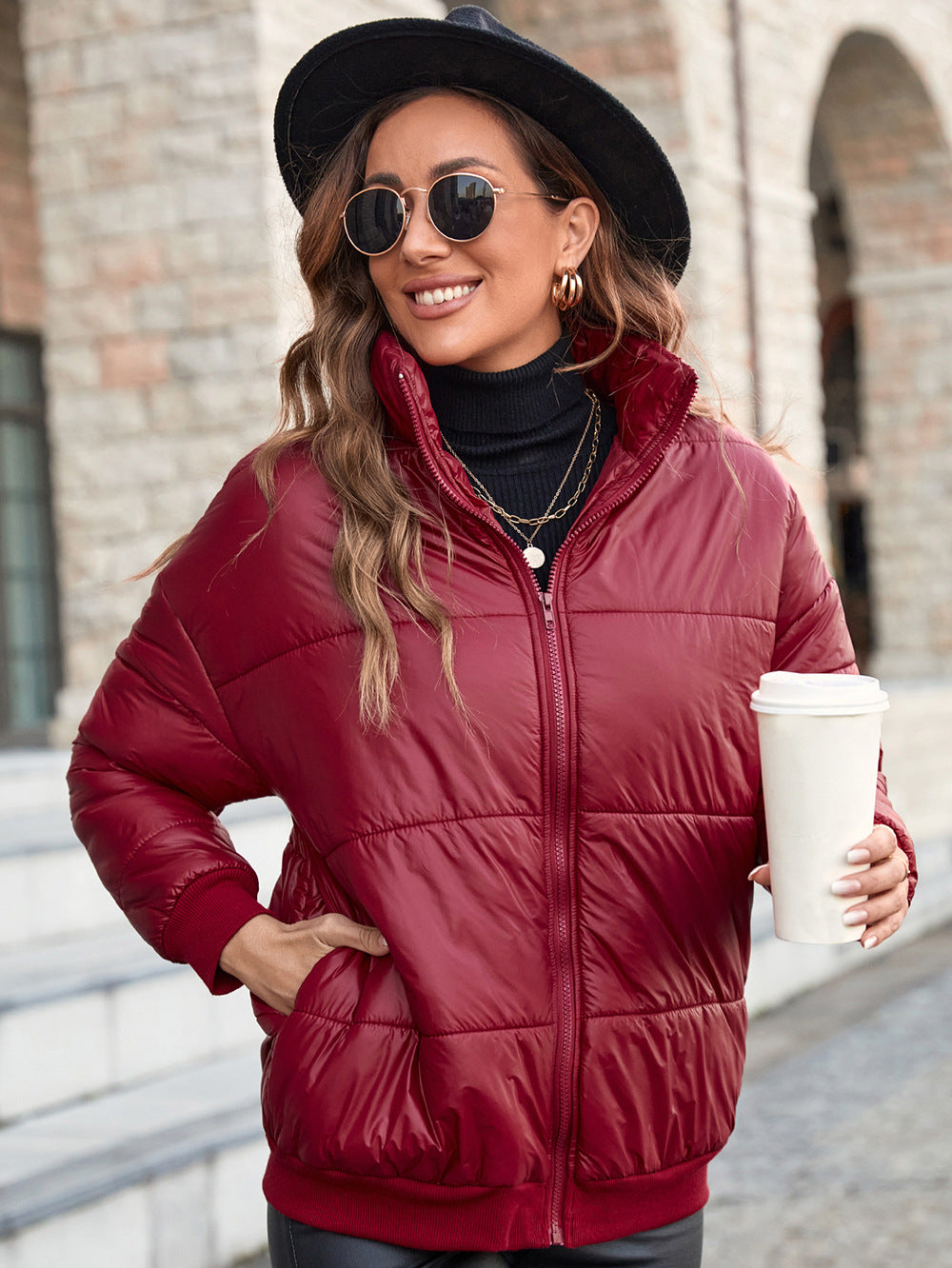 Damen elegante Steppjacke mit hochschließendem Kragen und modernen Taschen EB