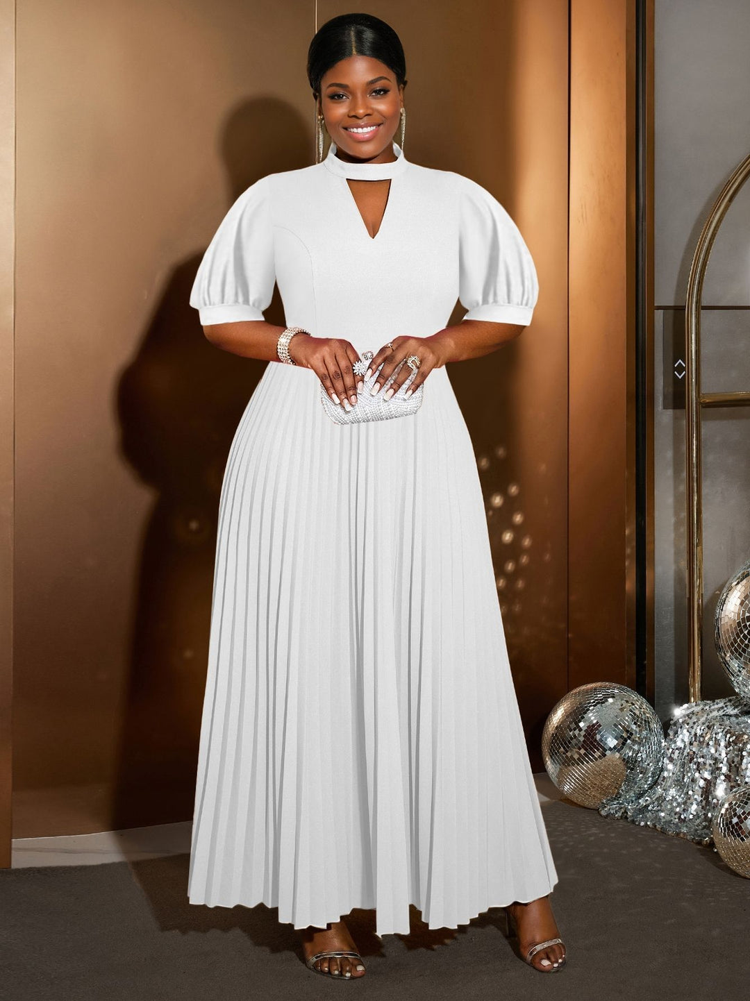 Damen Elegantes Maxikleid mit plissiertem Rock und Schlüsselausschnitt EB