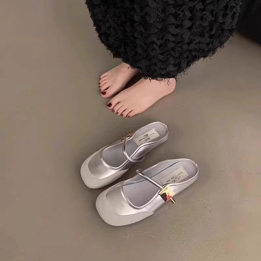 Damen Ballerina-Schuhe mit verstellbarem Riemen und stilvollem Design EB