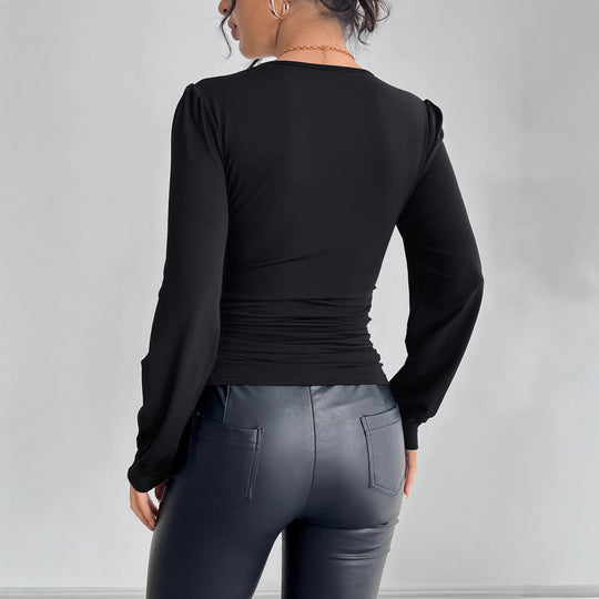 Damen nan tailliertes Langarm-Shirt mit tiefem Spitzen-Dekolleté, Raffung und Kristallbesatz EB