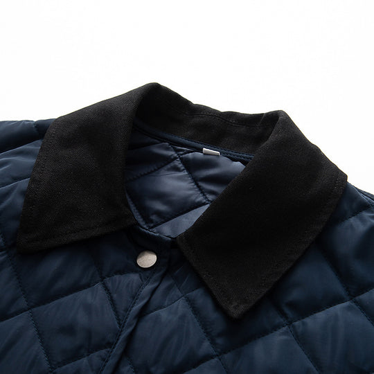 Damen Steppjacke aus weichem Material mit kontrastierendem Kragen und praktischen Taschen EB