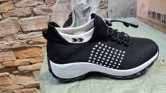 Damen Leichte und atmungsaktive Sportschuhe mit flexiblem Schnellschnürsystem EB