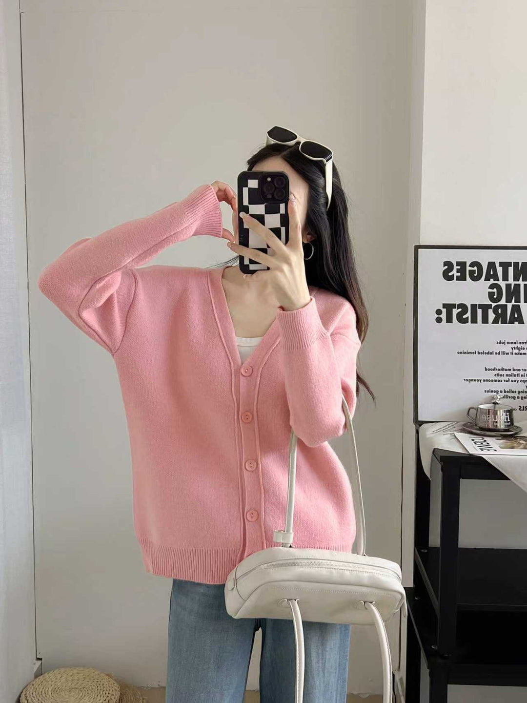 Damen Grob gestrickter Cardigan mit tiefem V-Ausschnitt und großen Knopfdetails EB