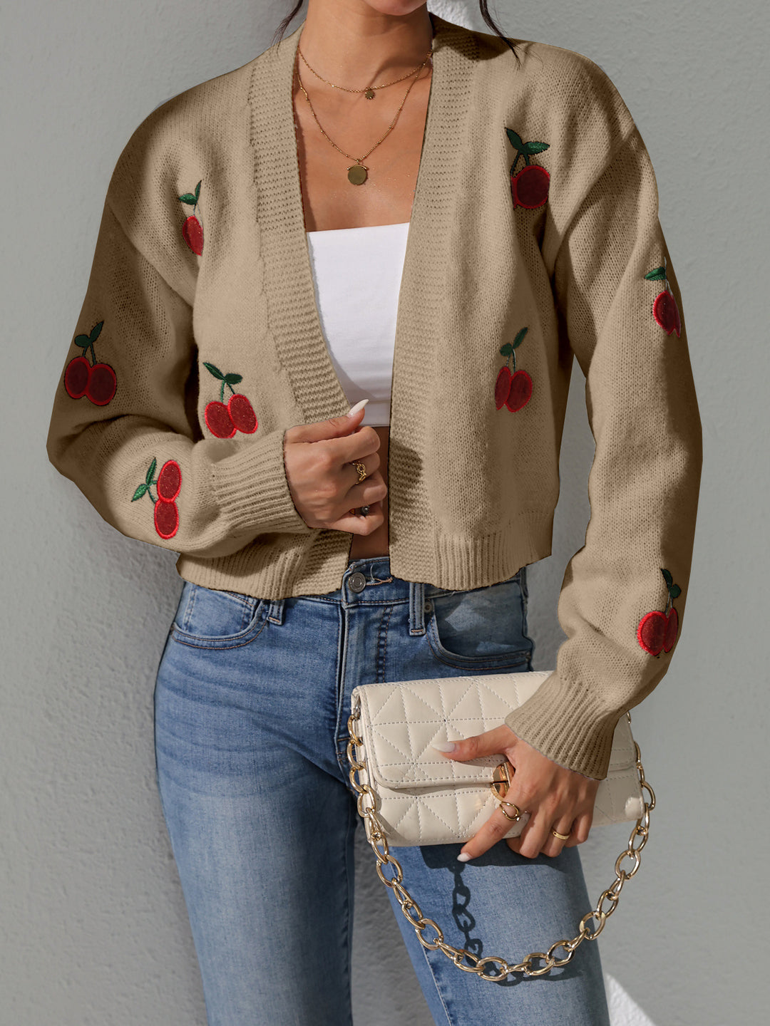 Damen Kurze Strickjacke mit fruchtiger Stickerei EB