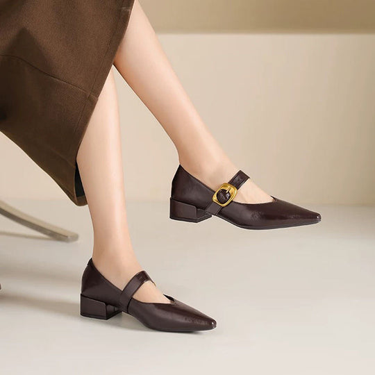 Damen elegante Pumps mit glänzendem Riemchen EB