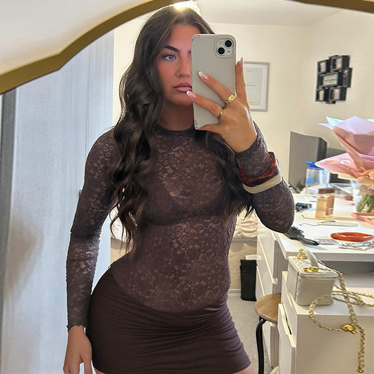 Damen verlaufendes Minikleid mit Spitzenoberteil und langem Arm EB