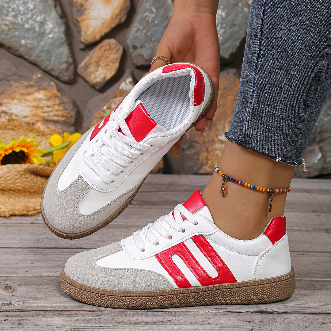 Damen Sneaker mit modischen Akzenten und rutschfester Sohle EB