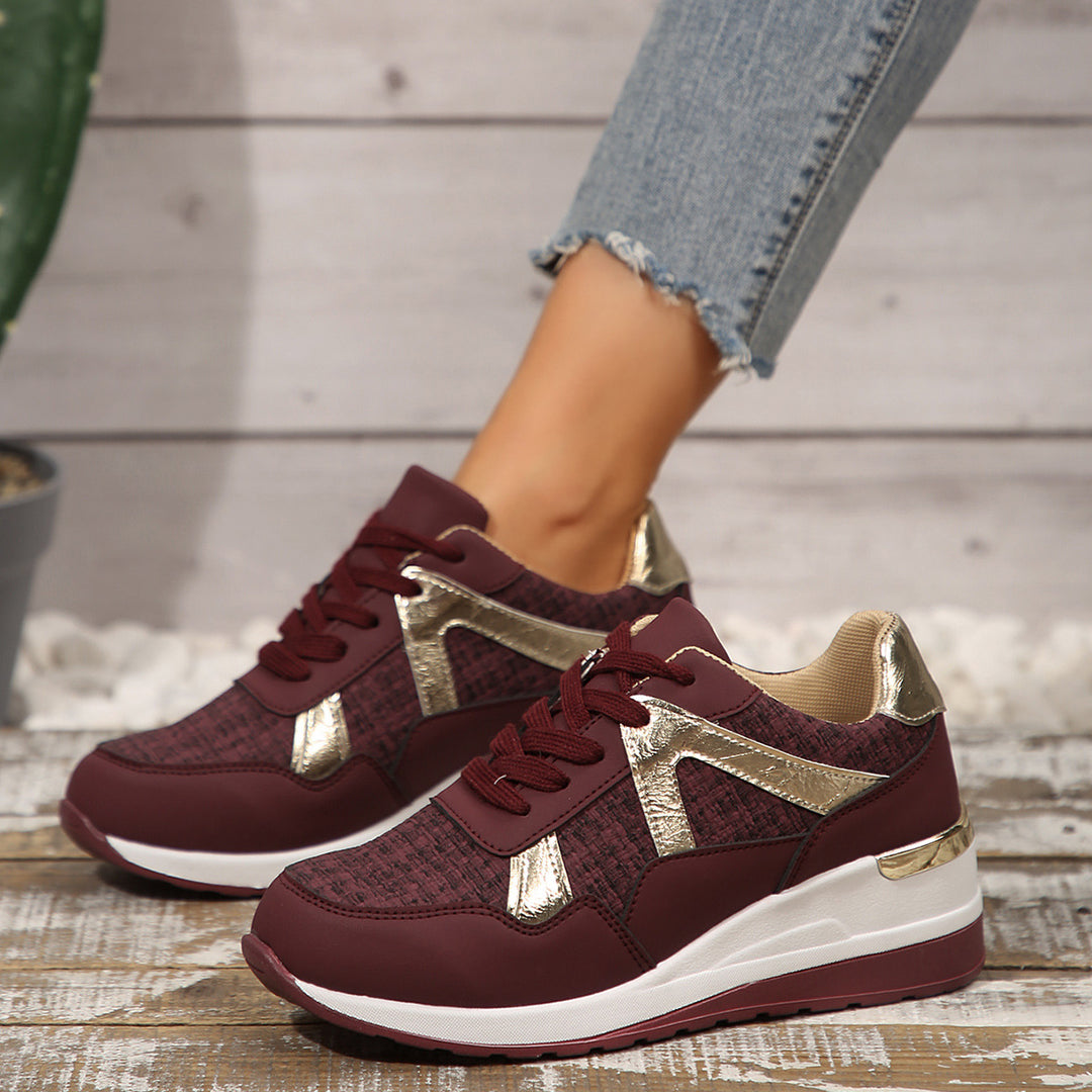 Damen sportlicher Keil-Sneaker mit gepolstertem Memory-Fußbett und eleganten Metallic-Akzenten EB