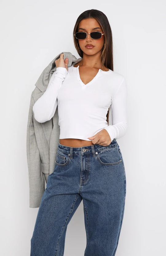 Damen Langarm Crop-Top mit eleganter V-Öffnung und figurbetontem Schnitt EB