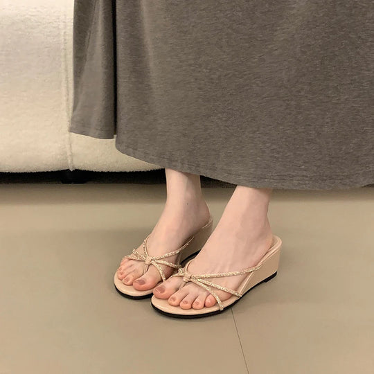 Damen Elegante Wedge-Sandalen mit funkelndem Riemendesign EB