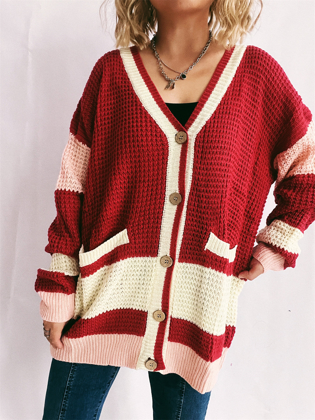 Damen Strickjacke mit modernen Streifenmustern und praktischen Taschen EB